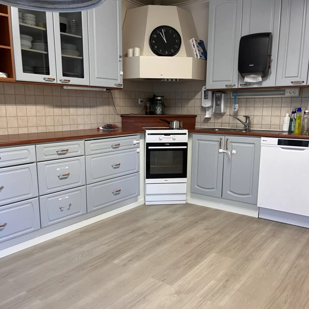 Keittiöremontti Tampereella, valmis lopputulos Laatottva